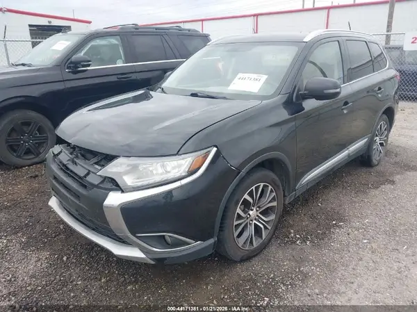 JA4AD3A32JJ001384 2018 MITSUBISHI OUTLANDER - Image 2
