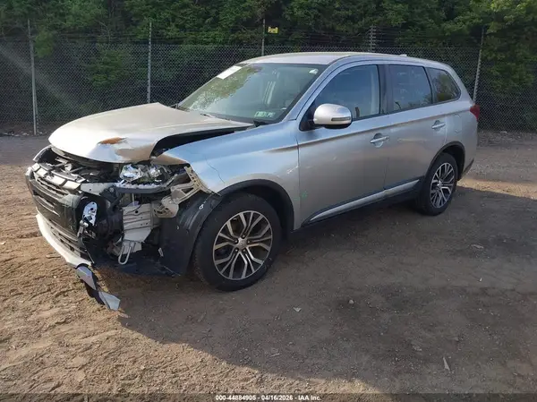 JA4AD3A32JJ001899 2018 MITSUBISHI OUTLANDER - Image 2
