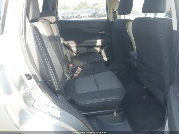 JA4AD3A32JJ001899 2018 MITSUBISHI OUTLANDER - Image 8