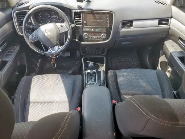 JA4AD3A32JJ001904 2018 MITSUBISHI OUTLANDER - Image 8