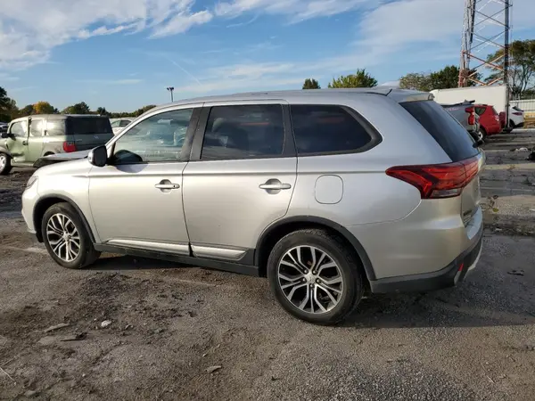 JA4AD3A32JJ004527 2018 MITSUBISHI OUTLANDER - Image 2