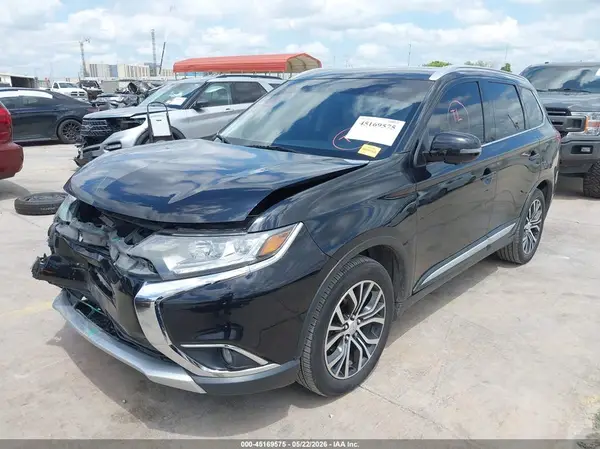 JA4AD3A32JJ005774 2018 MITSUBISHI OUTLANDER - Image 2