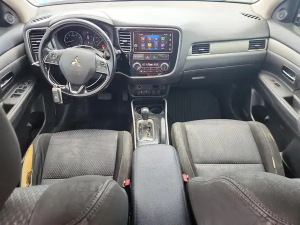 JA4AD3A32JZ001452 2018 MITSUBISHI OUTLANDER - Image 8