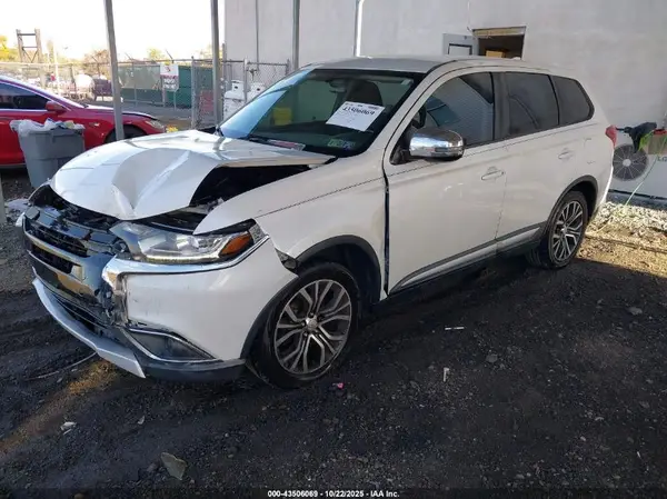 JA4AD3A32JZ001953 2018 MITSUBISHI OUTLANDER - Image 2