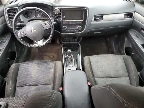 JA4AD3A32JZ007252 2018 MITSUBISHI OUTLANDER - Image 8