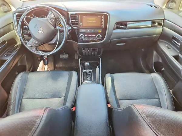 JA4AD3A32JZ007929 2018 MITSUBISHI OUTLANDER - Image 8