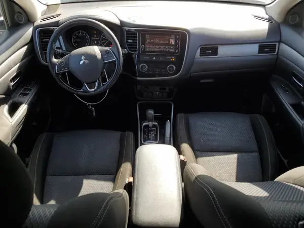 JA4AD3A32JZ009888 2018 MITSUBISHI OUTLANDER - Image 8