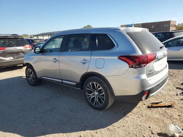 JA4AD3A32JZ010328 2018 MITSUBISHI OUTLANDER - Image 2