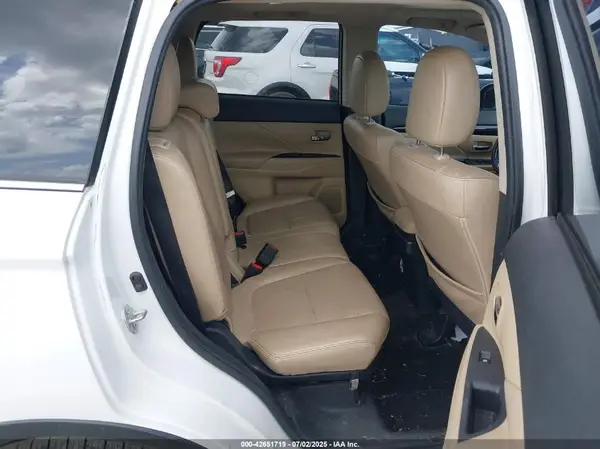 JA4AD3A32JZ014654 2018 MITSUBISHI OUTLANDER - Image 8