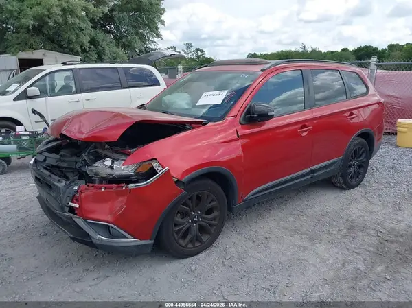 JA4AD3A32JZ019093 2018 MITSUBISHI OUTLANDER - Image 2