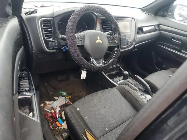 JA4AD3A32JZ020082 2018 MITSUBISHI OUTLANDER - Image 8