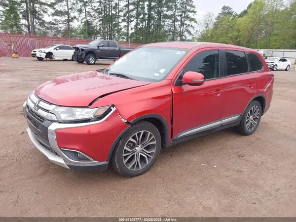JA4AD3A32JZ021717 2018 MITSUBISHI OUTLANDER - Image 2