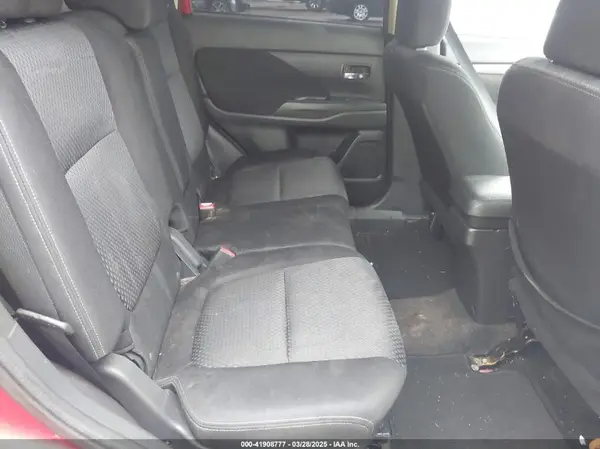 JA4AD3A32JZ021717 2018 MITSUBISHI OUTLANDER - Image 8
