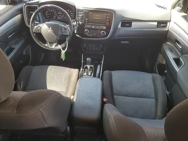JA4AD3A32JZ032202 2018 MITSUBISHI OUTLANDER - Image 8