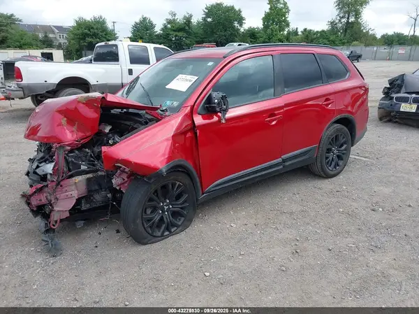 JA4AD3A32JZ033849 2018 MITSUBISHI OUTLANDER - Image 2