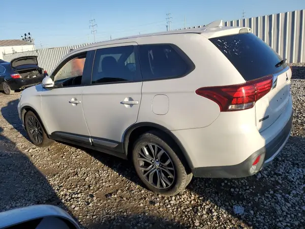 JA4AD3A32JZ037271 2018 MITSUBISHI OUTLANDER - Image 2