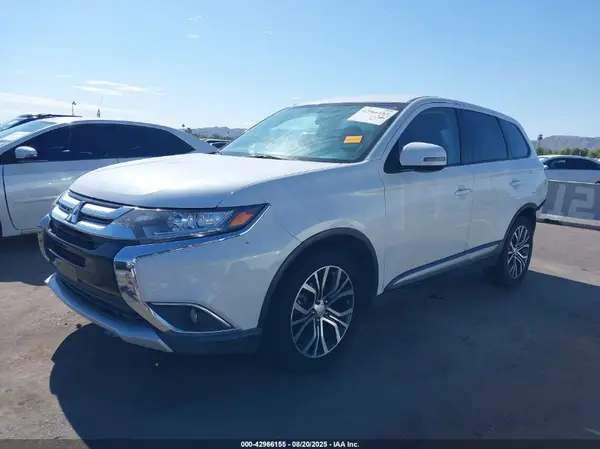 JA4AD3A32JZ039683 2018 MITSUBISHI OUTLANDER - Image 2