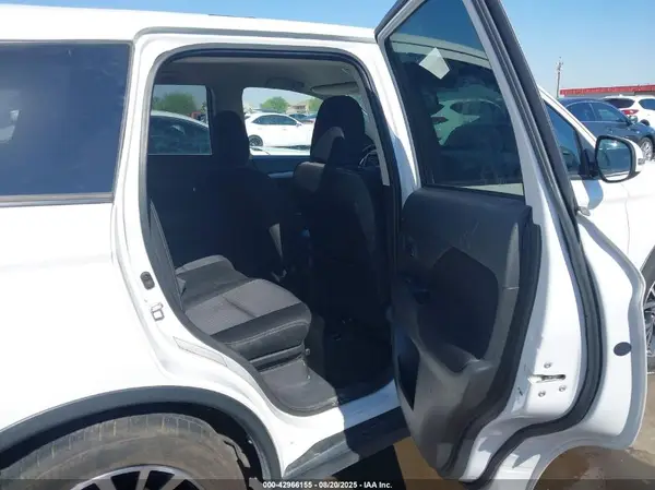 JA4AD3A32JZ039683 2018 MITSUBISHI OUTLANDER - Image 8