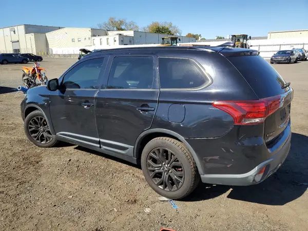 JA4AD3A32JZ048318 2018 MITSUBISHI OUTLANDER - Image 2