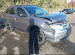 JA4AD3A32JZ048996 2018 MITSUBISHI OUTLANDER