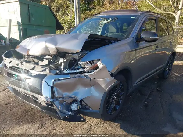 JA4AD3A32JZ048996 2018 MITSUBISHI OUTLANDER - Image 2