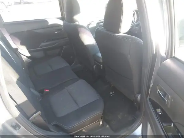 JA4AD3A32JZ048996 2018 MITSUBISHI OUTLANDER - Image 8