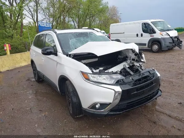 JA4AD3A32JZ055477 2018 MITSUBISHI OUTLANDER - Image 1