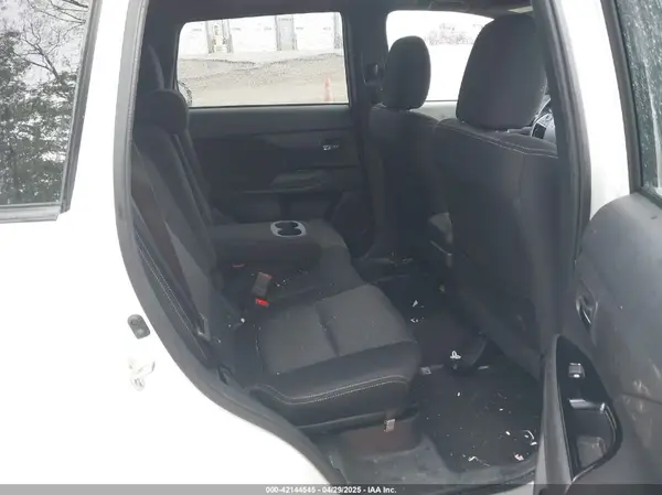 JA4AD3A32JZ055477 2018 MITSUBISHI OUTLANDER - Image 8