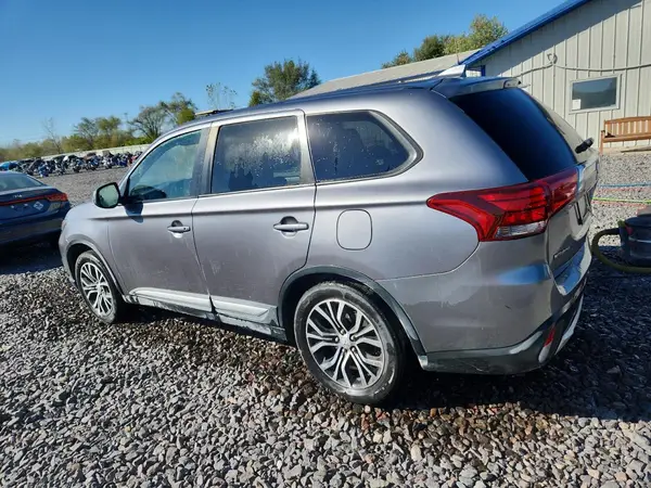 JA4AD3A32JZ061134 2018 MITSUBISHI OUTLANDER - Image 2