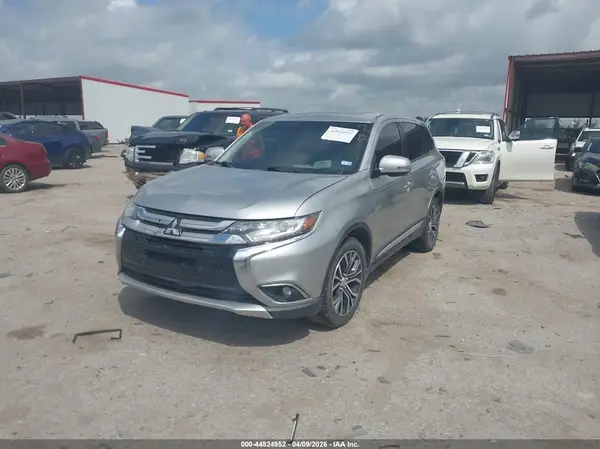 JA4AD3A32JZ064079 2018 MITSUBISHI OUTLANDER - Image 2