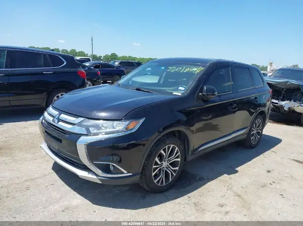 JA4AD3A32JZ067046 2018 MITSUBISHI OUTLANDER - Image 2