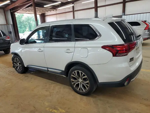JA4AD3A32JZ068665 2018 MITSUBISHI OUTLANDER - Image 2