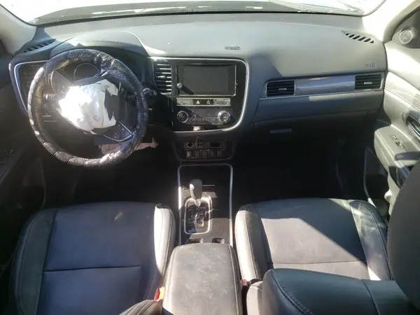 JA4AD3A32KJ001287 2019 MITSUBISHI OUTLANDER - Image 8