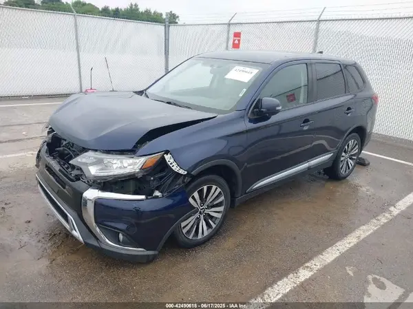 JA4AD3A32KZ011898 2019 MITSUBISHI OUTLANDER - Image 2