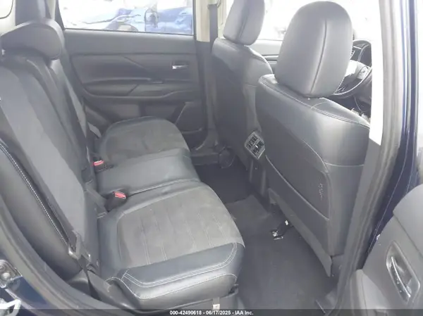 JA4AD3A32KZ011898 2019 MITSUBISHI OUTLANDER - Image 8