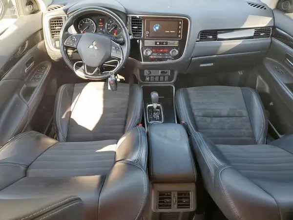 JA4AD3A32KZ012548 2019 MITSUBISHI OUTLANDER - Image 8