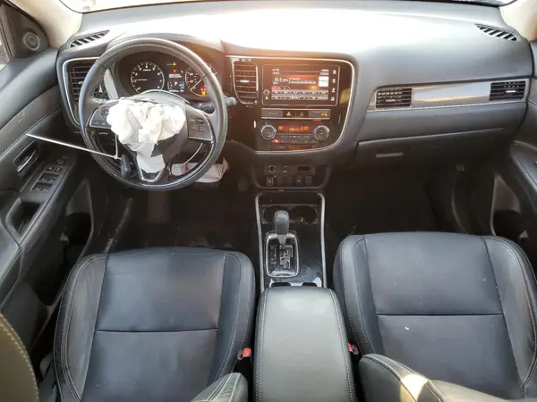 JA4AD3A32KZ028216 2019 MITSUBISHI OUTLANDER - Image 8