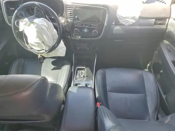 JA4AD3A32KZ028605 2019 MITSUBISHI OUTLANDER - Image 8