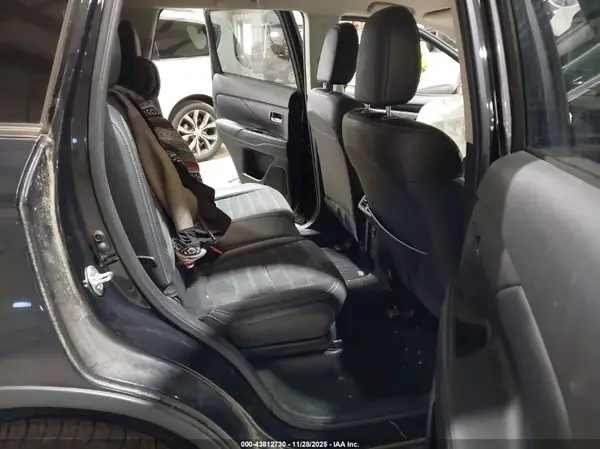 JA4AD3A32KZ033089 2019 MITSUBISHI OUTLANDER - Image 8