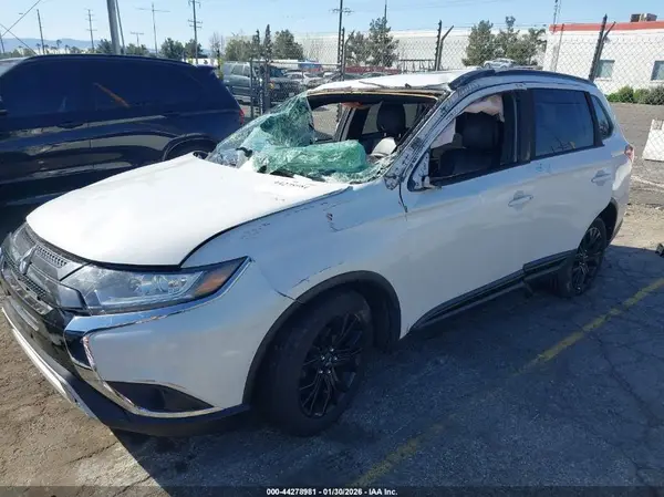 JA4AD3A32KZ034324 2019 MITSUBISHI OUTLANDER - Image 2