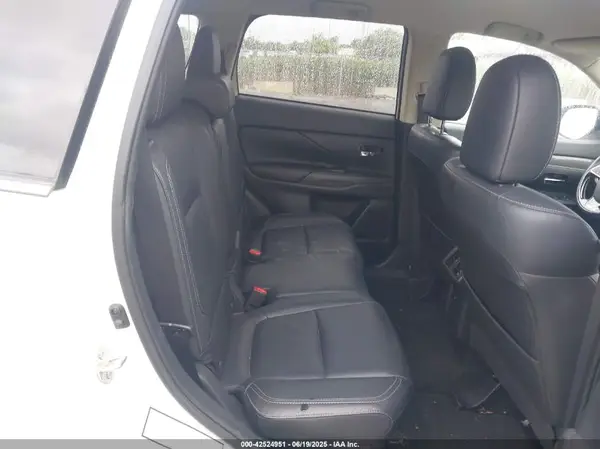 JA4AD3A32KZ036834 2019 MITSUBISHI OUTLANDER - Image 8