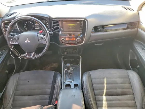 JA4AD3A32KZ045338 2019 MITSUBISHI OUTLANDER - Image 8