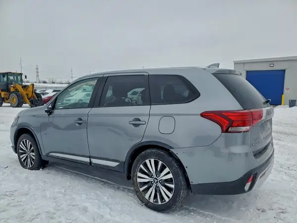 JA4AD3A32KZ046795 2019 MITSUBISHI OUTLANDER - Image 2