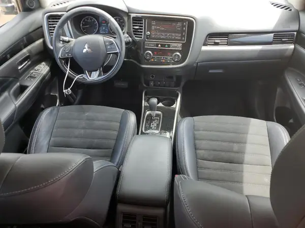 JA4AD3A32KZ054976 2019 MITSUBISHI OUTLANDER - Image 8