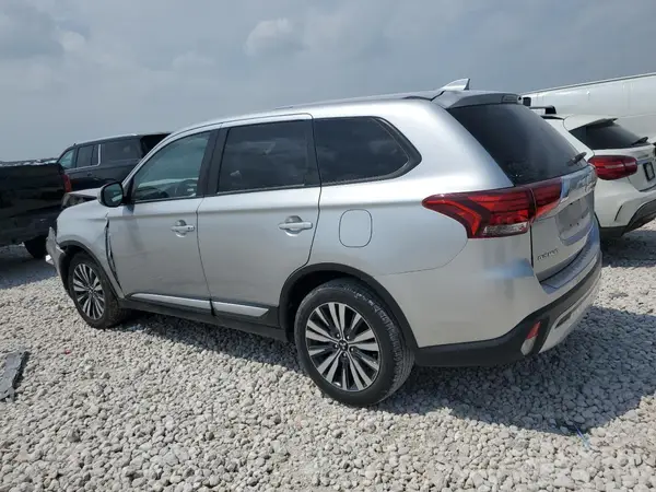 JA4AD3A32LJ000173 2020 MITSUBISHI OUTLANDER - Image 2