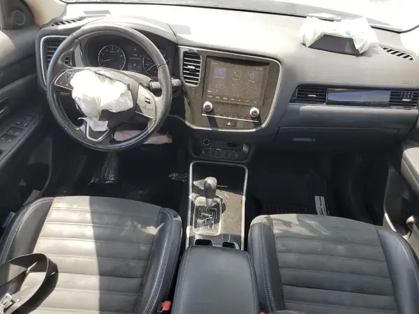 JA4AD3A32LJ000173 2020 MITSUBISHI OUTLANDER - Image 8