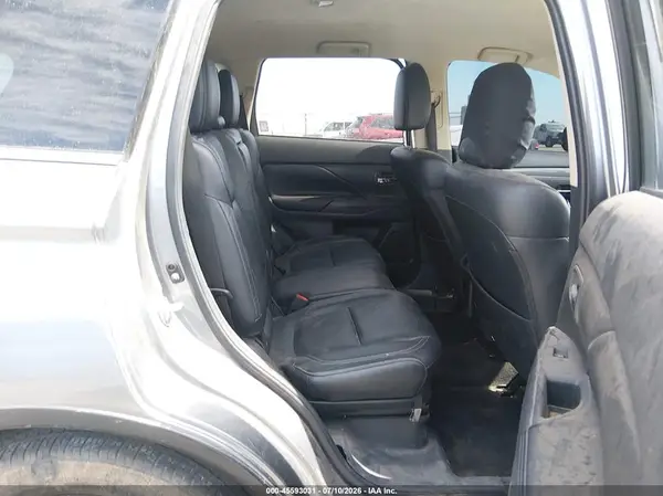 JA4AD3A32LJ001081 2020 MITSUBISHI OUTLANDER - Image 8
