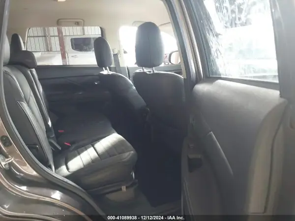 JA4AD3A32LZ003737 2020 MITSUBISHI OUTLANDER - Image 8