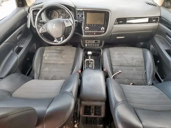 JA4AD3A32LZ003818 2020 MITSUBISHI OUTLANDER - Image 8