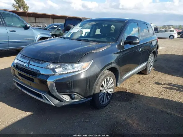 JA4AD3A32LZ023826 2020 MITSUBISHI OUTLANDER - Image 2